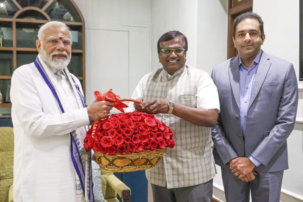 மதுரை விமான நிலையத்தை சா்வதேச விமான நிலையமாக அறிவிக்கக் கோரிக்கை